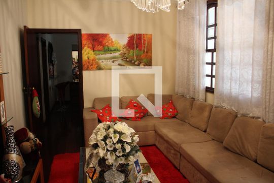 Casa à venda com 5 quartos, 420m² em Eldorado, Contagem