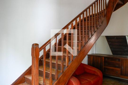 Corredor de casa para alugar com 4 quartos, 283m² em Cambuci, São Paulo