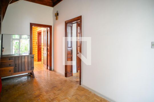 Corredor de casa para alugar com 4 quartos, 283m² em Cambuci, São Paulo