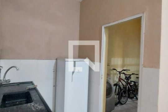Cozinha de casa para alugar com 2 quartos, 50m² em Jardim Suzanopolis, Suzano
