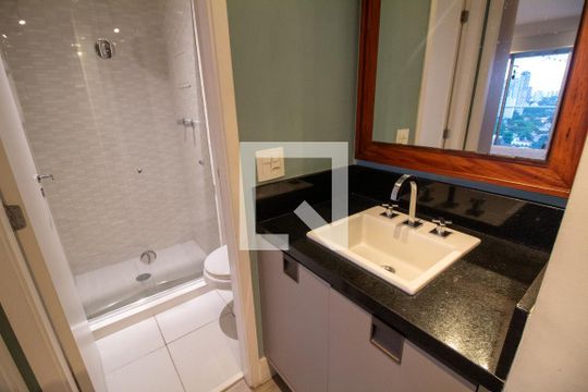 Banheiro de apartamento para alugar com 1 quarto, 49m² em Brooklin, São Paulo