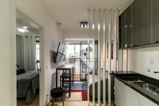 Sala e Cozinha de apartamento para alugar com 1 quarto, 38m² em Consolação, São Paulo