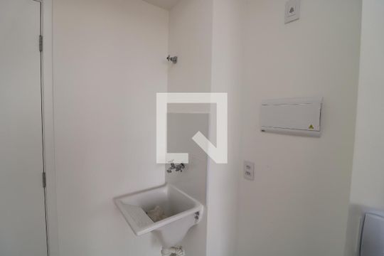 Área de Serviço de apartamento para alugar com 1 quarto, 24m² em Cidade Satélite Santa Bárbara, São Paulo