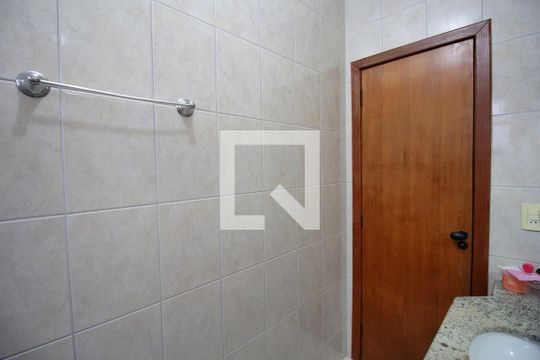 Banheiro de apartamento à venda com 4 quartos, 170m² em Fernão Dias, Belo Horizonte