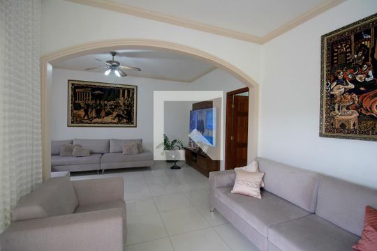 Sala de casa à venda com 5 quartos, 300m² em Nova Floresta, Belo Horizonte