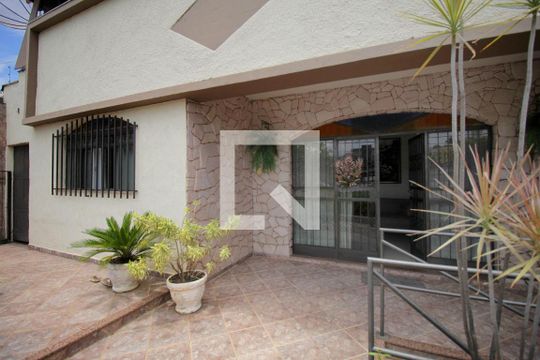 Varanda frontal de casa à venda com 5 quartos, 300m² em Nova Floresta, Belo Horizonte