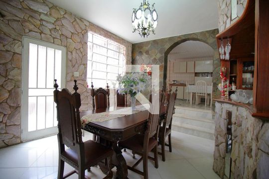 Sala de Jantar de casa à venda com 5 quartos, 300m² em Nova Floresta, Belo Horizonte