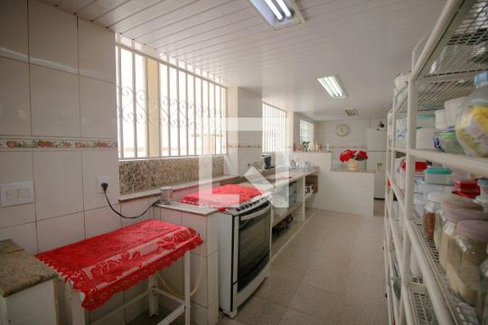 Cozinha de casa à venda com 5 quartos, 300m² em Nova Floresta, Belo Horizonte