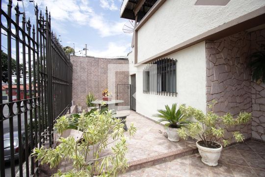 Varanda frontal de casa à venda com 5 quartos, 300m² em Nova Floresta, Belo Horizonte
