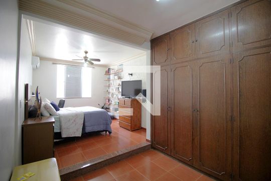 Quarto 1 de casa à venda com 5 quartos, 300m² em Nova Floresta, Belo Horizonte