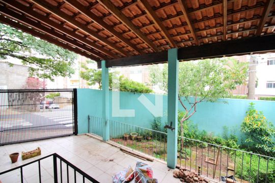 Garagem de casa à venda com 4 quartos, 87m² em Paulicéia, São Bernardo do Campo