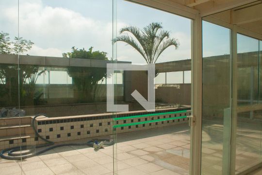 Área comum - Piscina de kitnet/studio para alugar com 1 quarto, 30m² em Centro, Nova Iguaçu