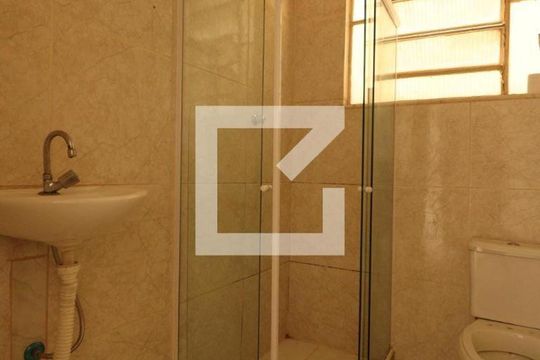 Banheiro de apartamento para alugar com 2 quartos, 62m² em Patronato, São Gonçalo