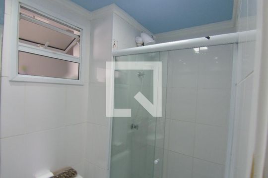 Banheiro  de apartamento à venda com 3 quartos, 59m² em Jardim Imperador, Guarulhos