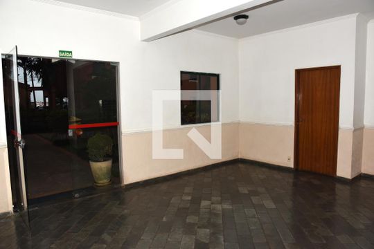 Hall social de apartamento para alugar com 3 quartos, 64m² em Vila do Castelo, São Paulo
