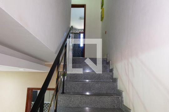 Escada de casa de condomínio à venda com 2 quartos, 88m² em Irajá, Rio de Janeiro