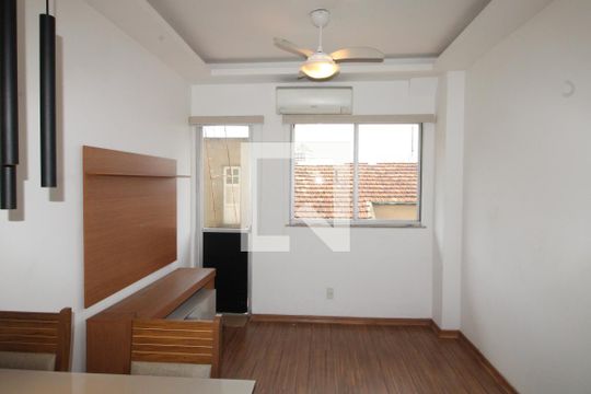 Sala de apartamento para alugar com 1 quarto, 48m² em Méier, Rio de Janeiro