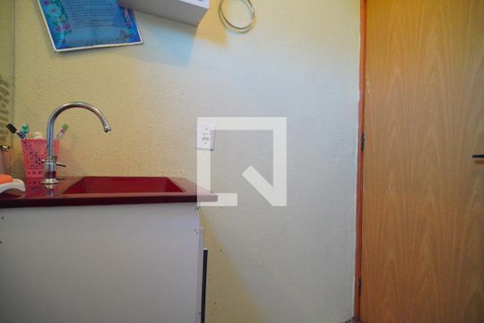 Banheiro de apartamento para alugar com 2 quartos, 48m² em Arroio da Manteiga, São Leopoldo