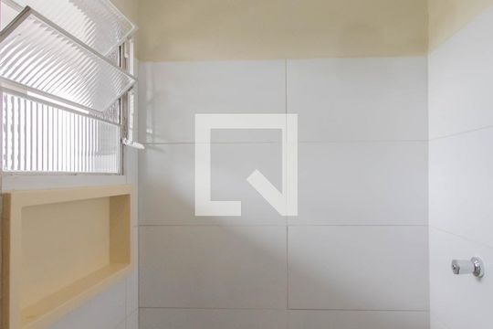 Banheiro de kitnet/studio para alugar com 1 quarto, 25m² em Vila Monteiro Lobato, Guarulhos