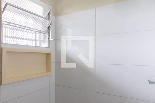 Banheiro de kitnet/studio para alugar com 1 quarto, 25m² em Vila Monteiro Lobato, Guarulhos