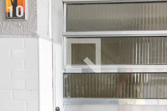 Entrada de kitnet/studio para alugar com 1 quarto, 25m² em Vila Monteiro Lobato, Guarulhos