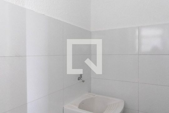 Banheiro de kitnet/studio para alugar com 1 quarto, 25m² em Vila Monteiro Lobato, Guarulhos
