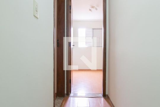 Hall dos Quartos  de casa de condomínio à venda com 2 quartos, 63m² em Vila Campanela, São Paulo