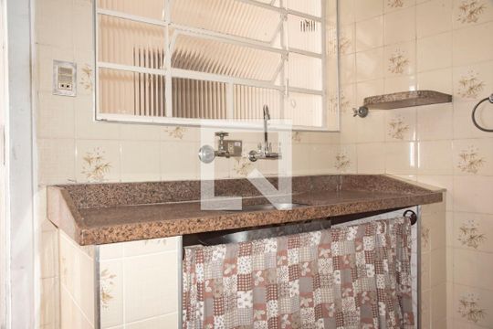 Cozinha da Edícula de casa à venda com 2 quartos, 100m² em Parque Imperial, São Paulo