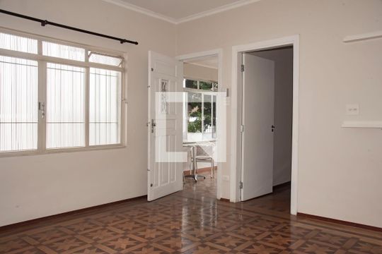 Casa à venda com 2 quartos, 100m² em Parque Imperial, São Paulo