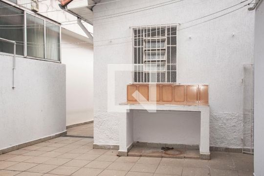 Quintal de casa à venda com 2 quartos, 100m² em Parque Imperial, São Paulo