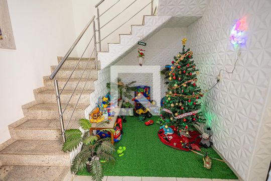 Escada / acesso 2º andar de casa de condomínio à venda com 2 quartos, 160m² em Jaqueline, Belo Horizonte