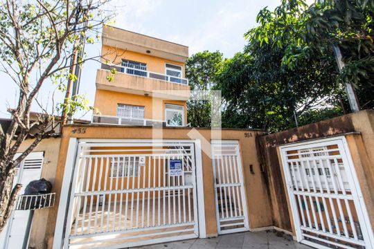 Fachada de casa para alugar com 2 quartos, 50m² em Vila Lourdes, Barueri