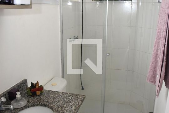 Banheiro da Suíte de casa de condomínio à venda com 3 quartos, 117m² em Vila Campo Grande, São Paulo