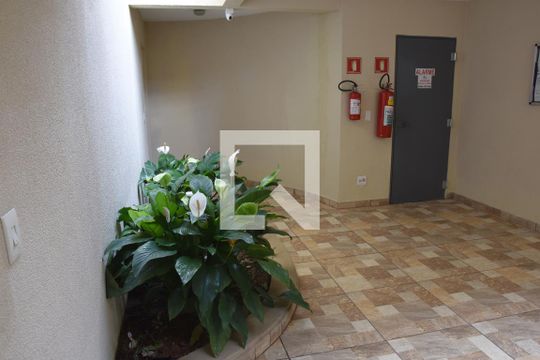 Hall de entrada de casa de condomínio à venda com 3 quartos, 117m² em Vila Campo Grande, São Paulo