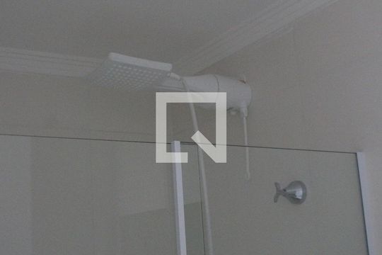 Banheiro de kitnet/studio para alugar com 1 quarto, 28m² em Jardim São Paulo, São Paulo