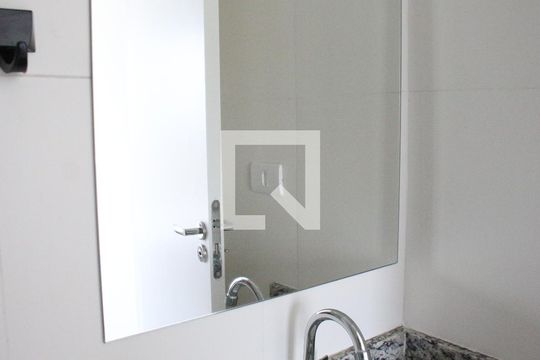 Banheiro de kitnet/studio para alugar com 1 quarto, 28m² em Jardim São Paulo, São Paulo