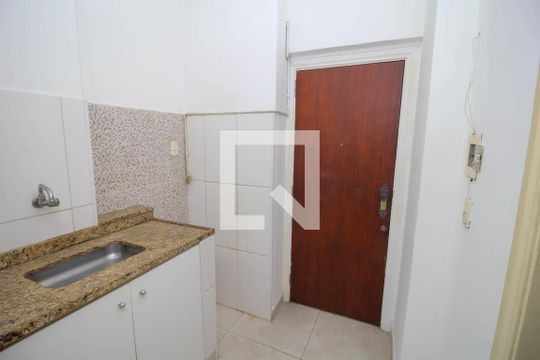 Cozinha de kitnet/studio para alugar com 1 quarto, 40m² em Centro, Rio de Janeiro