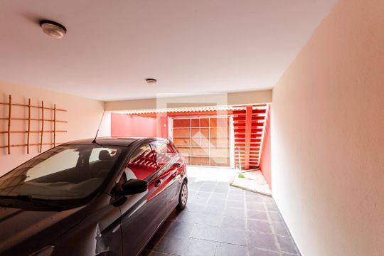 Garagem de casa para alugar com 3 quartos, 200m² em Vila Metalúrgica, Santo André