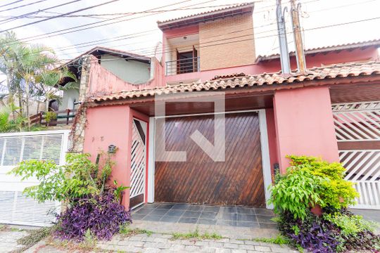 Fachada de casa para alugar com 3 quartos, 200m² em Vila Metalúrgica, Santo André