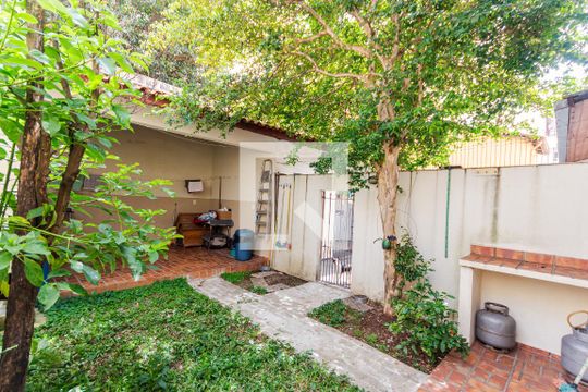 Quintal de casa para alugar com 3 quartos, 200m² em Vila Metalúrgica, Santo André
