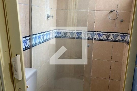 Banheiro de casa para alugar com 1 quarto, 30m² em Jardim Oriental, São Paulo