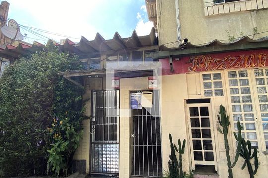 Fachada de casa para alugar com 1 quarto, 30m² em Jardim Oriental, São Paulo
