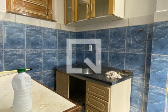 Cozinha de casa para alugar com 1 quarto, 30m² em Jardim Oriental, São Paulo