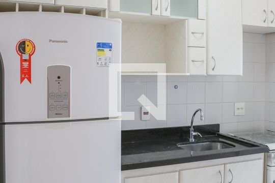 Cozinha e Área de Serviço de apartamento para alugar com 2 quartos, 49m² em Vila Leopoldina, São Paulo