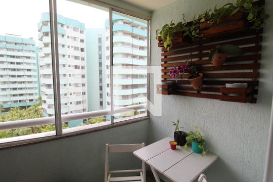 Varanda da sala de apartamento à venda com 2 quartos, 77m² em Barra da Tijuca, Rio de Janeiro