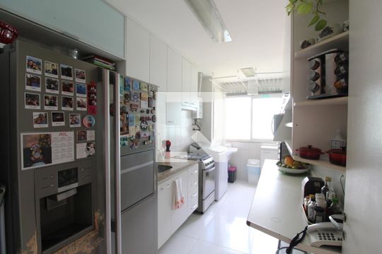 Cozinha de apartamento à venda com 2 quartos, 77m² em Barra da Tijuca, Rio de Janeiro