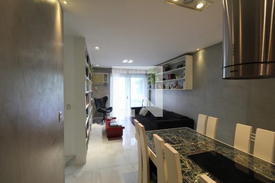 Sala de apartamento à venda com 2 quartos, 77m² em Barra da Tijuca, Rio de Janeiro