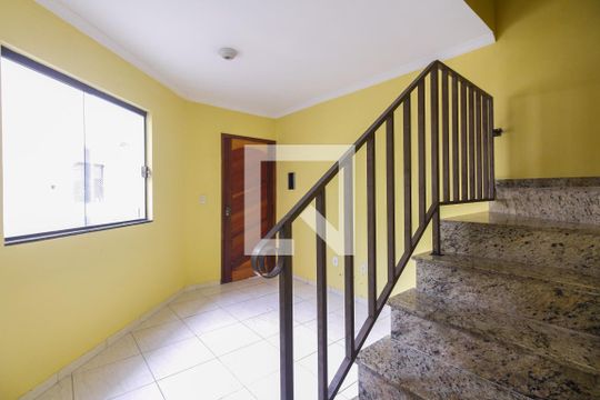 Sala  de casa de condomínio para alugar com 2 quartos, 70m² em Vila Carrão, São Paulo