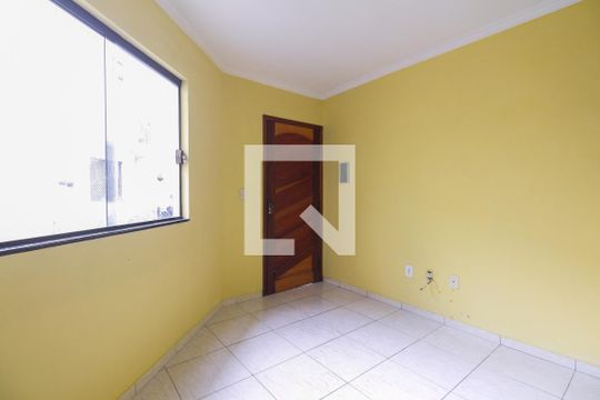 Sala  de casa de condomínio para alugar com 2 quartos, 70m² em Vila Carrão, São Paulo