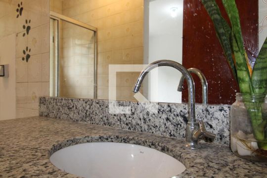 Banheiro da Suíte 1 de casa à venda com 3 quartos, 150m² em Jardim Sao Francisco (zona Leste), São Paulo